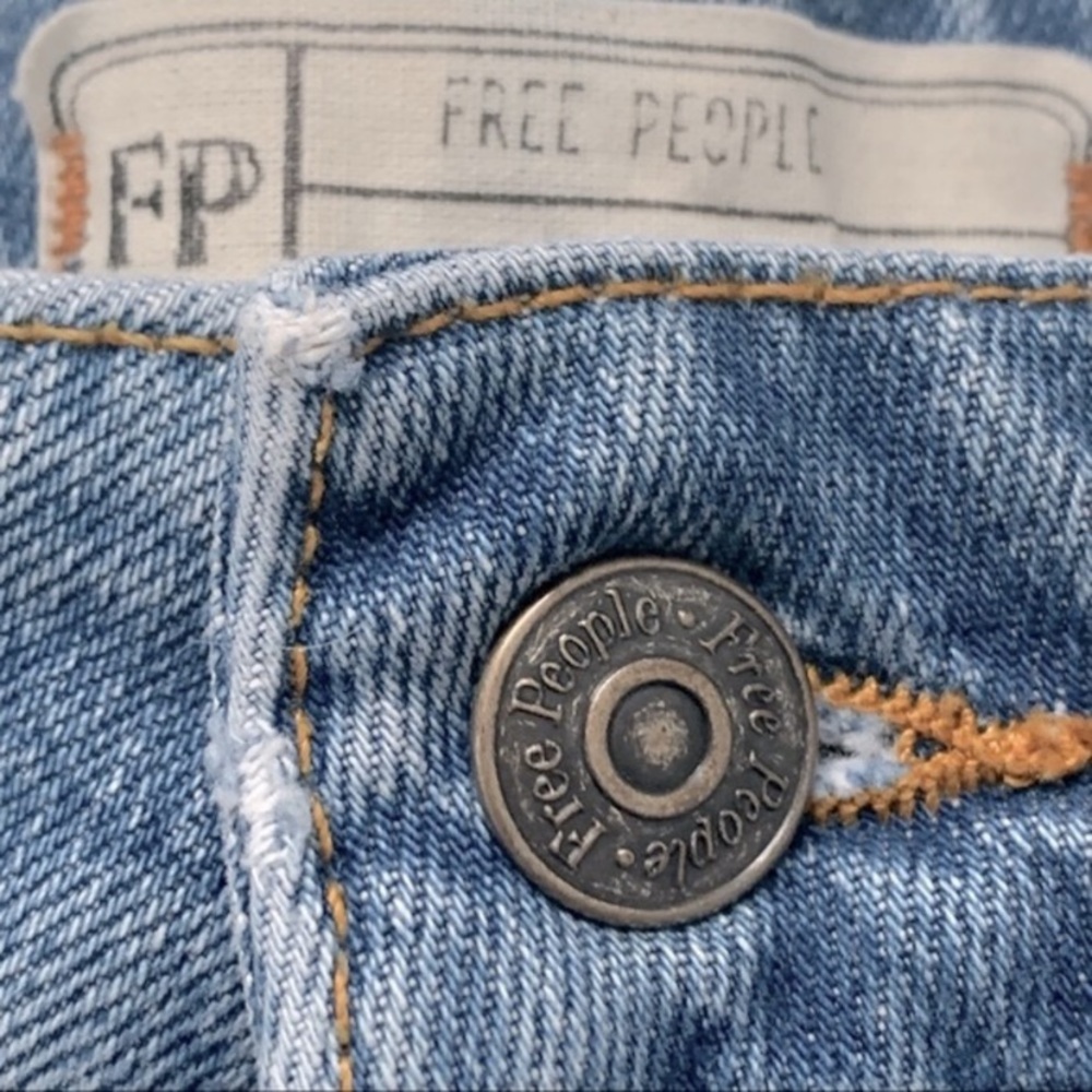 Free People Wild Rose Embroidered Denim Mini Skirt Size 24 / XS - Picture 15 of 16